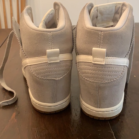 Nike Dunk Sky High Women’s Suede Wedge - Picture 2 of 6